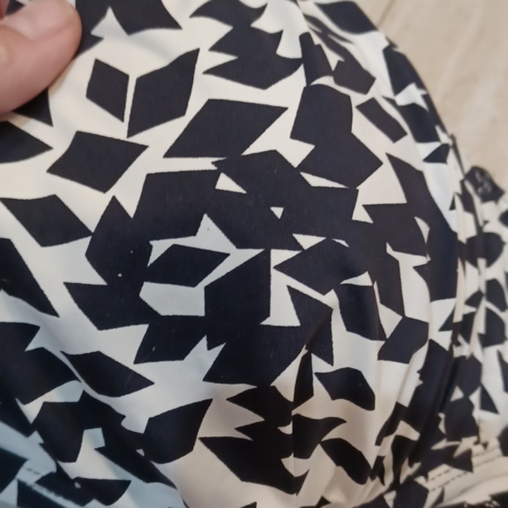 Kenneth Cole Black/White Geometric Print Bikini Top - Picture 5 of 5
